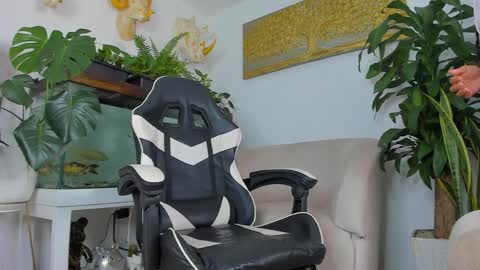 Snapshot of lia_lovelly chatting on 04/05/26, 08:50 lia_lovelly online show from 04/05/26, 08:50