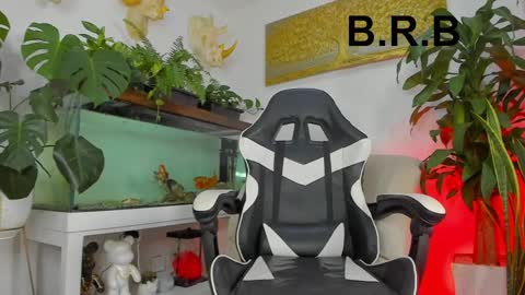 Snapshot of lia_lovelly chatting on 04/10/26, 05:01 lia_lovelly online show from 04/10/26, 05:01