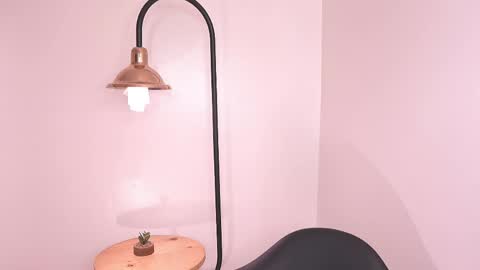 Snapshot of lia_mackenzie chatting on 04/21/26, 12:01 liaa online show from 04/21/26, 12:01