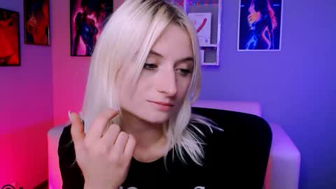 lia_make_love online show from 10/04/25, 09:57