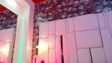 lia_mariana online show from 10/12/25, 09:47