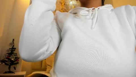 lia_mariana online show from 12/13/25, 09:20