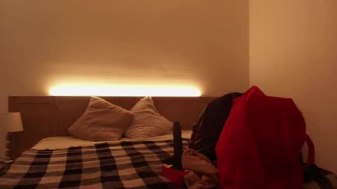 Lia online show from 04/12/26, 12:43