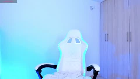 Little Queen Lia  online show from 02/04/25, 09:41