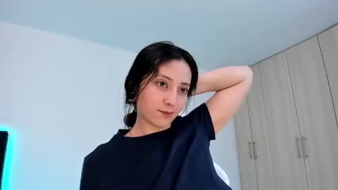 Little Queen Lia  online show from 03/07/25, 10:54