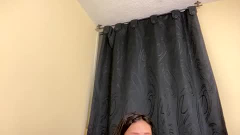 Snapshot of lia_queen610 chatting on 03/23/26, 12:14 Little Queen Lia online show from 03/23/26, 12:14