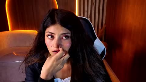 Snapshot of lia_queen_tx chatting on 04/02/26, 02:42 Online 1400 - 2100 online show from 04/02/26, 02:42