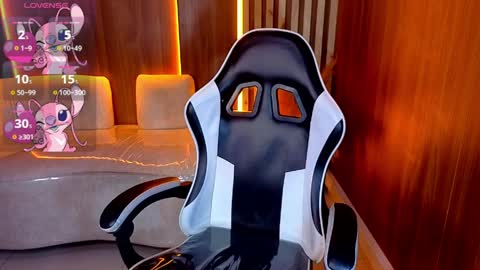 Snapshot of lia_queen_tx chatting on 04/03/26, 12:25 Online 1400 - 2100 online show from 04/03/26, 12:25