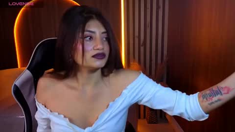 Snapshot of lia_queen_tx chatting on 04/18/26, 03:10 Online 1400 - 2100 online show from 04/18/26, 03:10