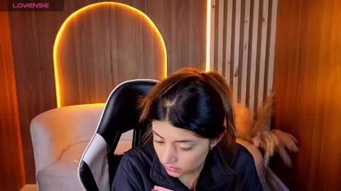 Snapshot of lia_queen_tx chatting on 05/26/26, 03:35 Online 1400 - 2100 online show from 05/26/26, 03:35