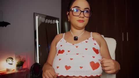 Lia  online show from 10/24/25, 02:46