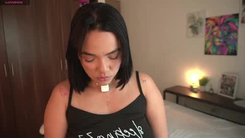 Snapshot of lia_russo_ chatting on 04/10/26, 02:55 Lia online show from 04/10/26, 02:55