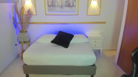 Snapshot of lia_sexx19 chatting on 12/19/25, 02:40 Lia online show from 12/19/25, 02:40