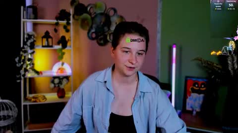 Snapshot of lia_sunset chatting on 09/13/25, 09:20 Lia online show from 09/13/25, 09:20