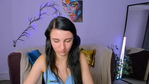 Snapshot of lia_sunset chatting on 09/15/25, 05:57 Lia online show from 09/15/25, 05:57