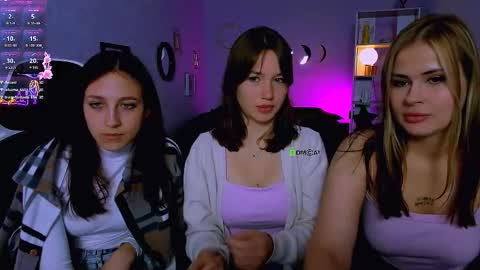 Snapshot of lia_sunset chatting on 09/16/25, 07:37 Lia online show from 09/16/25, 07:37