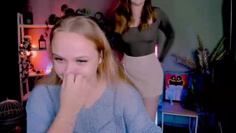 Snapshot of lia_sunset chatting on 09/20/25, 07:15 Lia online show from 09/20/25, 07:15