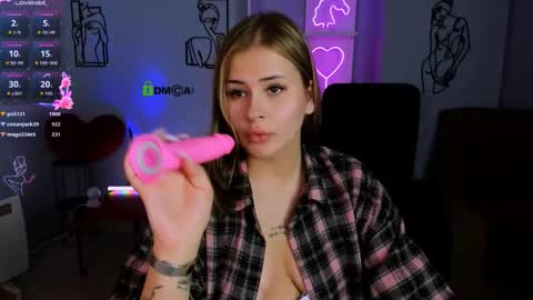 Snapshot of lia_sunset chatting on 10/05/25, 12:53 Lia online show from 10/05/25, 12:53