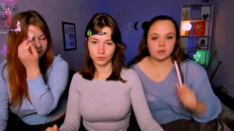 Snapshot of lia_sunset chatting on 10/06/25, 07:11 Lia online show from 10/06/25, 07:11