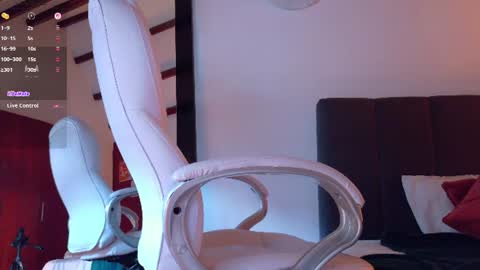 Lia online show from 07/06/26, 10:01