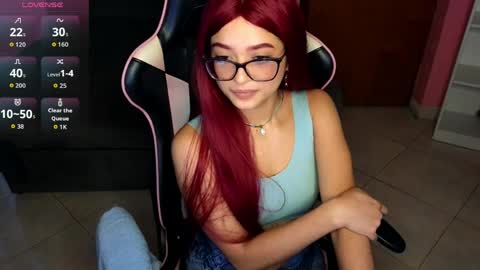 lia_varel online show from 06/05/26, 10:59