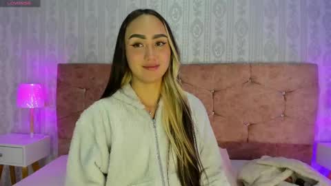 Snapshot of liaa_18 chatting on 09/09/25, 03:39 Liaa online show from 09/09/25, 03:39