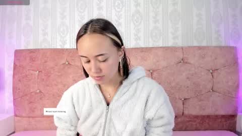 Snapshot of liaa_18 chatting on 09/21/25, 02:35 Liaa online show from 09/21/25, 02:35