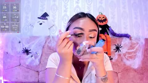 Snapshot of liaa_18 chatting on 10/30/25, 03:30 Liaa online show from 10/30/25, 03:30