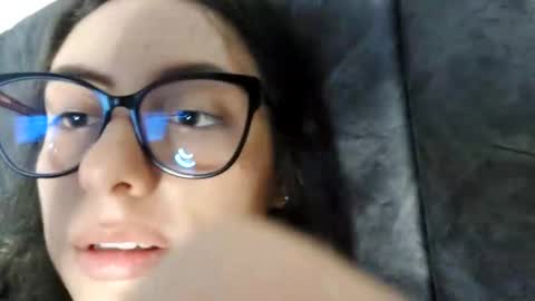Snapshot of liaa_cute_ chatting on 12/21/24, 03:25   lia  online show from 12/21/24, 03:25