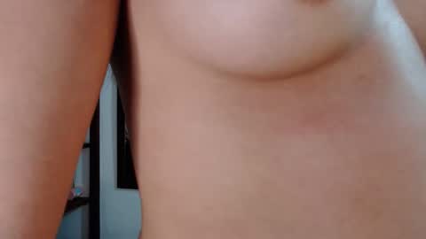 Snapshot of liaa_cute_ chatting on 02/24/25, 05:00   lia  online show from 02/24/25, 05:00