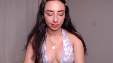 Snapshot of liaa_cute_ chatting on 04/21/26, 09:28 lia online show from 04/21/26, 09:28