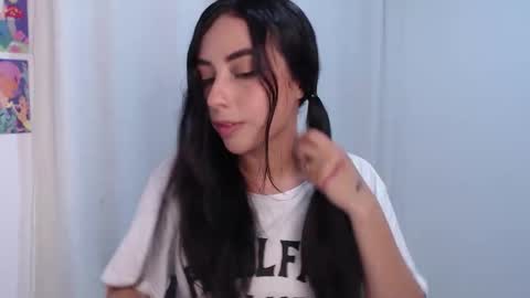 Snapshot of liaa_cute_ chatting on 06/11/26, 02:33 lia online show from 06/11/26, 02:33