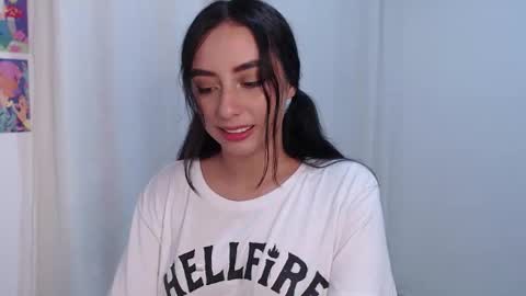 Snapshot of liaa_cute_ chatting on 06/11/26, 02:53 lia online show from 06/11/26, 02:53