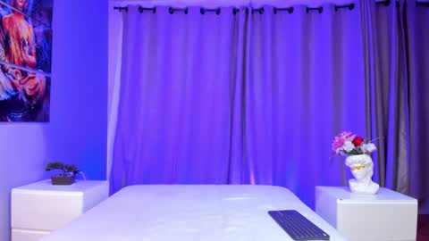 Lia online show from 12/19/25, 04:30