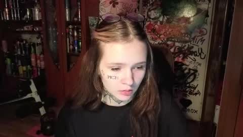 liaaa_li online show from 10/18/25, 03:35