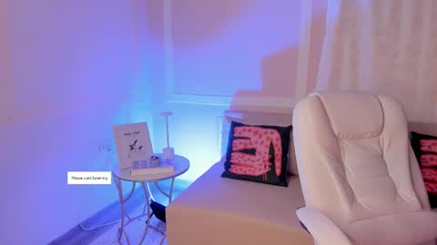 Lia online show from 02/12/26, 12:11