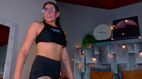 Snapshot of liaamoretti__ chatting on 05/15/26, 03:24 L I A online show from 05/15/26, 03:24