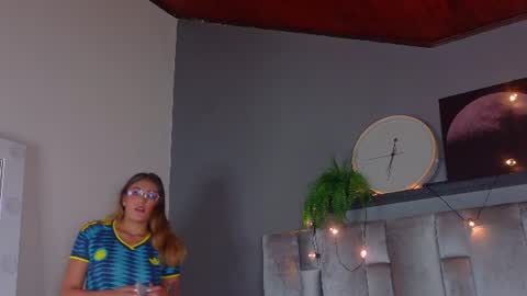 Snapshot of liaamoretti__ chatting on 07/04/26, 02:40 L I A online show from 07/04/26, 02:40