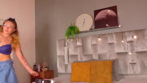 Snapshot of liaamoretti__ chatting on 07/10/26, 02:49 L I A online show from 07/10/26, 02:49