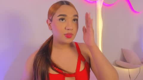 Snapshot of liacampbell__ chatting on 04/28/26, 08:36 La online show from 04/28/26, 08:36