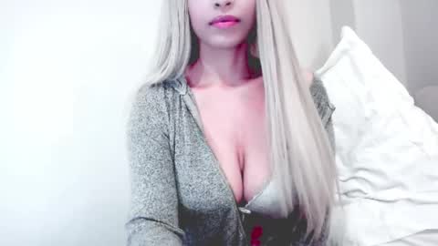 Snapshot of liadivina chatting on 04/19/26, 07:51 Lia Divina online show from 04/19/26, 07:51