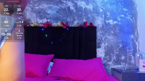 Snapshot of liaflowers chatting on 12/18/24, 06:10 Lia online show from 12/18/24, 06:10