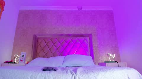 Snapshot of liaflowers chatting on 02/14/25, 05:09 Lia online show from 02/14/25, 05:09