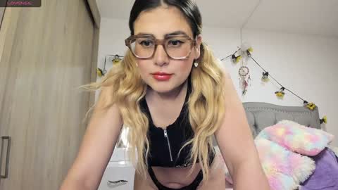 Snapshot of liahkimi chatting on 02/26/25, 01:00 Lia online show from 02/26/25, 01:00