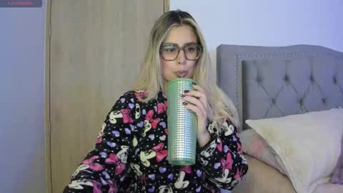 Snapshot of liahkimi chatting on 09/29/25, 01:55 Lia online show from 09/29/25, 01:55