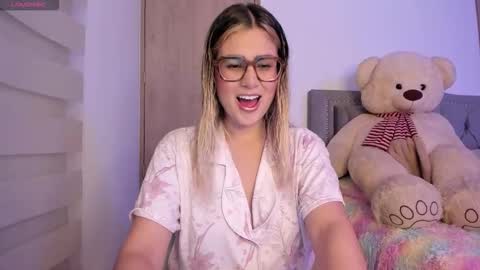 Snapshot of liahkimi chatting on 10/02/25, 03:02 Lia online show from 10/02/25, 03:02