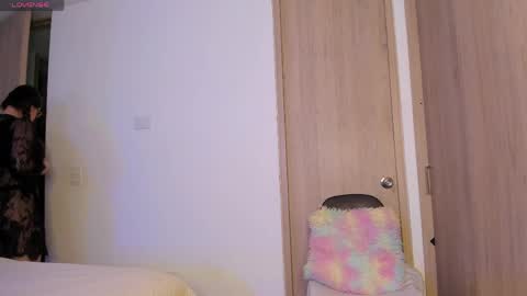 Lia  online show from 05/05/26, 12:07