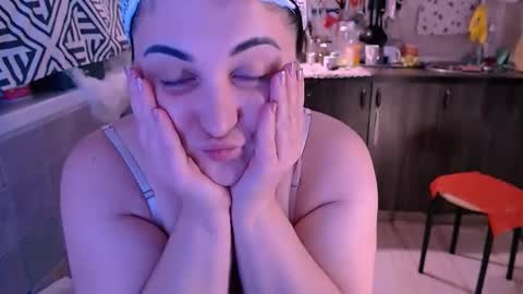 miss Lia  colection for travel online show from 11/02/25, 11:51