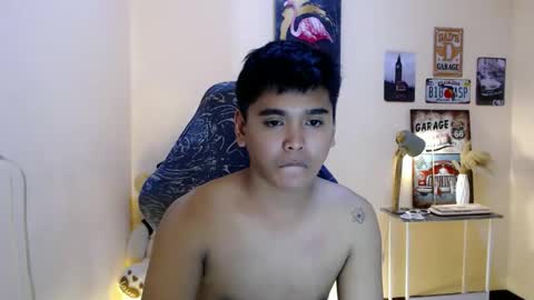 liam_anthonyxx online show from 10/17/25, 05:15