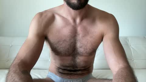 Snapshot of liam_arnaux chatting on 09/29/25, 09:41 matt online show from 09/29/25, 09:41